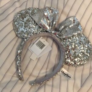 NWT Disney All-Sequined Silver Minnie Ears